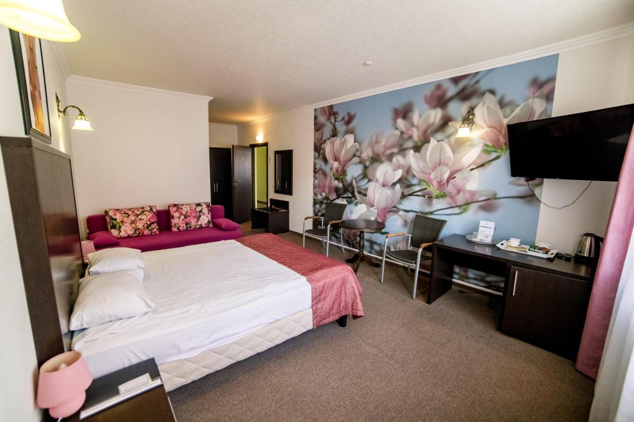 Hotel Solomiya Truskavets Bagian luar foto