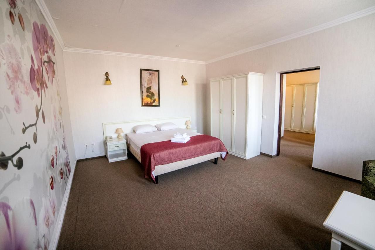 Hotel Solomiya Truskavets Bagian luar foto